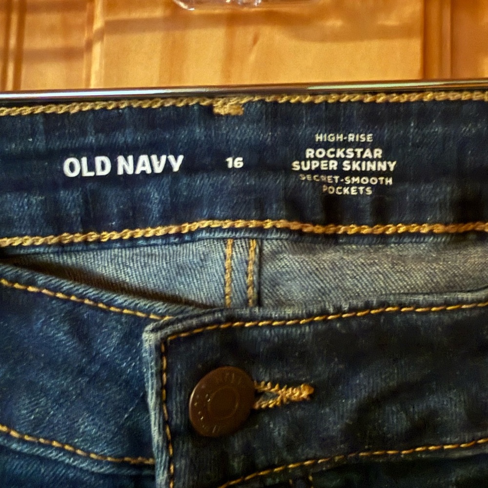 Women’s Old Navy High Rise Rockstar Super Skinny Jeans Size 16 - Picture 3 of 3